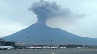 Ätna-Ausbruch: Catania-Flughafen lahmgelegt, Tourismus trifft auf Vulkanasche