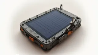 Autonome Energieversorgung: Mobile Stromlösung mit Solar- und Handkurbeltechnologie