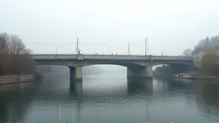 Brückenfest zwischen Politik und Beton: Kosten, Lärm und die Illusion der Einheit