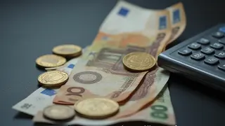 EZB-Chefin kündigt anhaltenden Preisdruck im Euroraum an