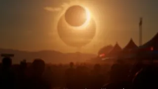 Festival-Atmosphäre bei der Sonnenfinsternis: Kommerz, Hype und die leere Erwartungshaltung