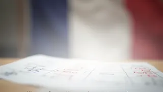 Frankreichs Schuldenlast: Zinsanstieg bedroht Haushaltsstabilität und politische Handlungsfähigkeit