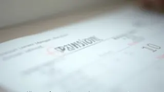 Grenzen der Hinterbliebenenrente: Wann Einkommen die Absicherung kürzt