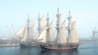Hanse Sail Rostock: Inszenierte maritime Romantik zwischen Kommerz und Ideologie