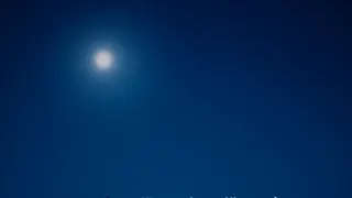 Himmelsbegegnung: Erntemond und Saturn formen seltene Abendkonstellation