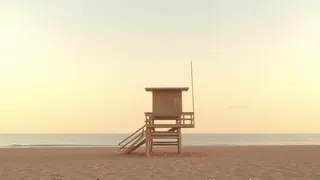 Personalmangel bedroht Badestrand-Sicherheit: Vom Heldenmut zur systemischen Krise