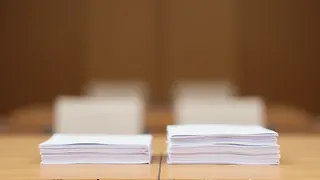 Schwedische Wahl: Enge Entscheidung und Koalitionsdilemma zwischen Mitte-Links und Konservativen