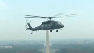 Sicherheitslücke bei Marine One: Untersuchung nach beinahe-Kollision mit Passagierflugzeug