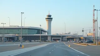 Trump inszeniert Dulles-Flughafen als persönliches Prestigeobjekt