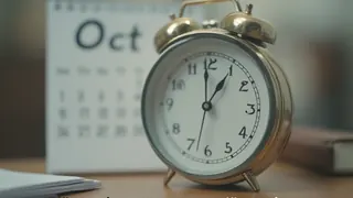 Uhrzeitwechsel 2026: Rückstellung im Oktober und anhaltende Debatte um Abschaffung