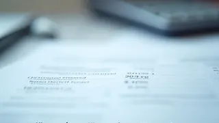 Vier Institute locken mit knapp vier Prozent Tagesgeld, doch Kleingedrucktes entscheidet