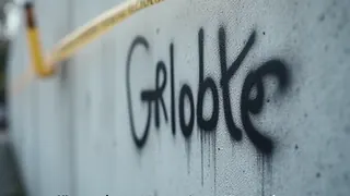 Zwei Sprengsätze in Frankfurt: Verdächtiger mit Graffiti-Schriftzug festgenommen